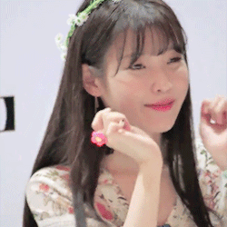 화관 쓴 아이유.gif | 인스티즈