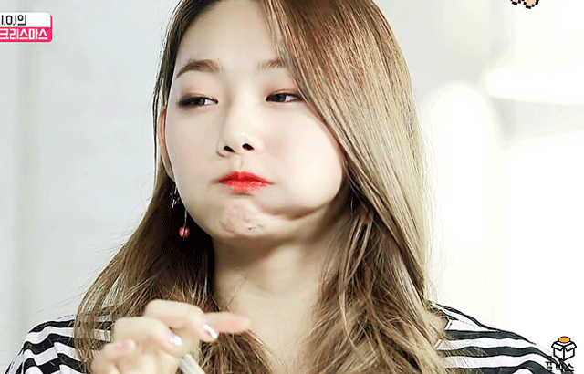 강미나 볼속에 치킨 한가득 | 인스티즈