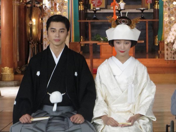 일본 연예인들의 결혼식 사진.jpg | 인스티즈