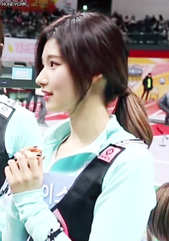 ㅎㄷㄷ한 사나 콧대 | 인스티즈