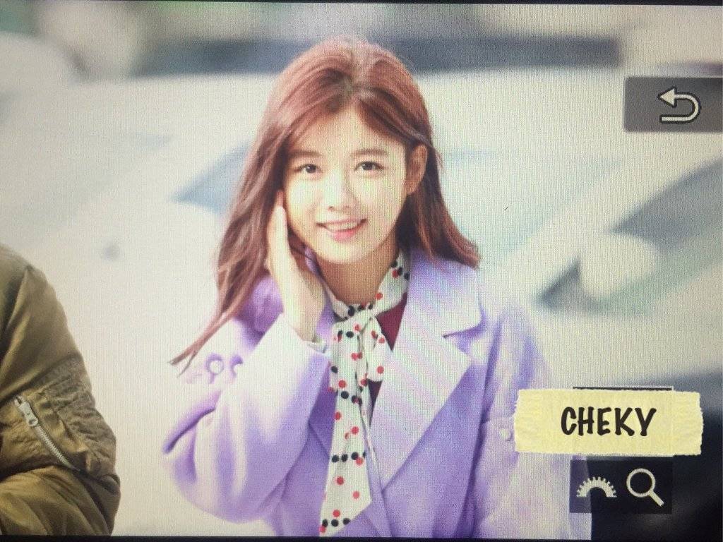 간만에 다시보는 김유정 사랑니뽑고 얼굴 부었던 사진. jpg | 인스티즈