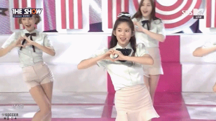 안무에 댑 댄스를 넣은 걸그룹.gif (데이터주의) | 인스티즈
