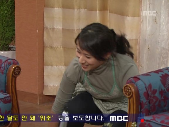 [거침없이하이킥] 가사도우미한테 미안해서 일을 못시키는 문희ㅠㅠ.jpg | 인스티즈