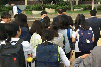 ㅋㅋㅋㅋ공공재가 된 자신을 받아들인 문재인.gif | 인스티즈