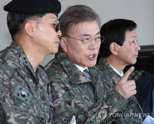 화력격멸훈련 참관하는 문재인 | 인스티즈