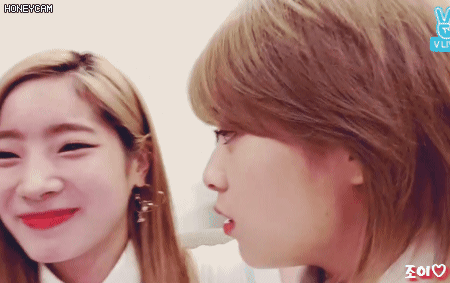 오늘자 커플미 낭낭한 트와이스 다현이랑 정연이.gif | 인스티즈