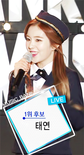 제복 입은 아이린.gif | 인스티즈