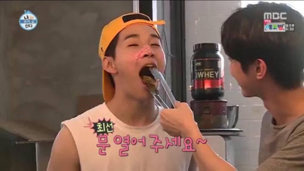 [나혼자산다] 헨리가 음식을 먹는 방법 (feat. 똑똑똑) | 인스티즈