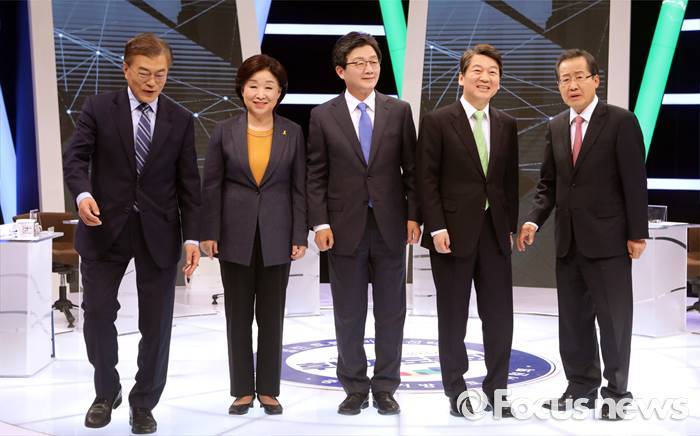 [문재인] 토론회 고생한 이니 | 인스티즈