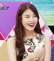 머리 넘기는 아이유.gif | 인스티즈