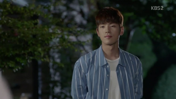 [학교2017] 짝사랑녀 보고싶어서 치킨 3번이나 시키는 돈많은 고딩.jpgif | 인스티즈