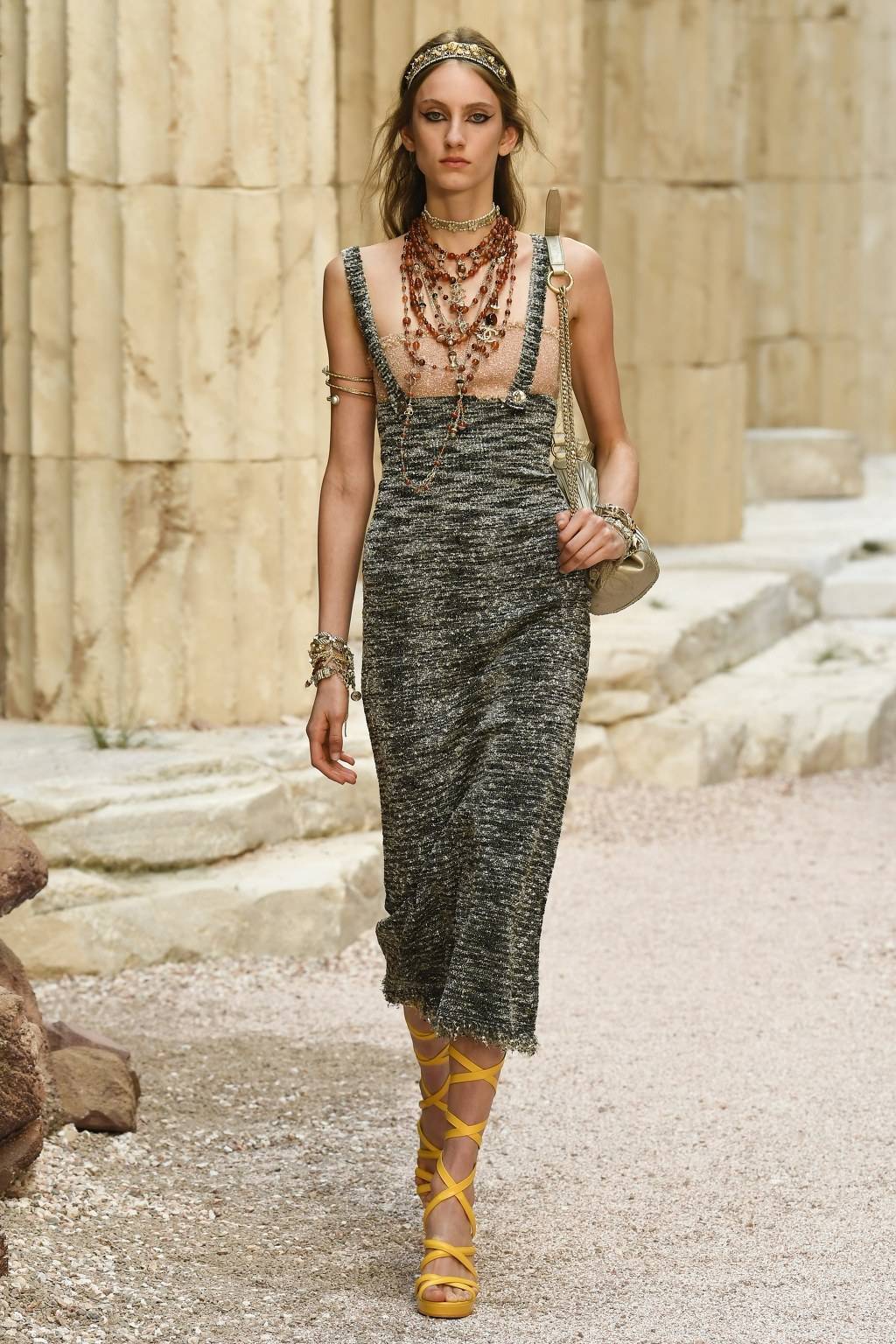 그리스에서 영감받은 CHANEL 2018 Cruise 컬렉션 | 인스티즈