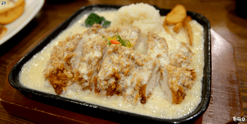 크림덕후! 까르보나라 돈가스 움짤 gif | 인스티즈