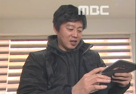 [김희원] 막노동을 해도 굳은살이 잘 안 생긴다는 김희원 손.jpggif | 인스티즈