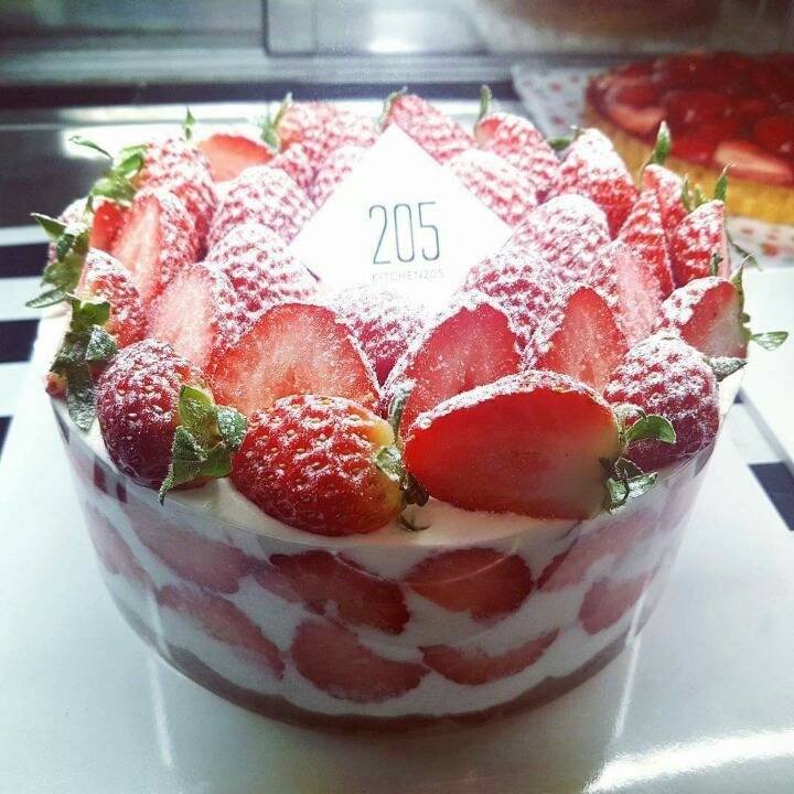 엄청 유명하다는 딸기홀케이크.jpg | 인스티즈