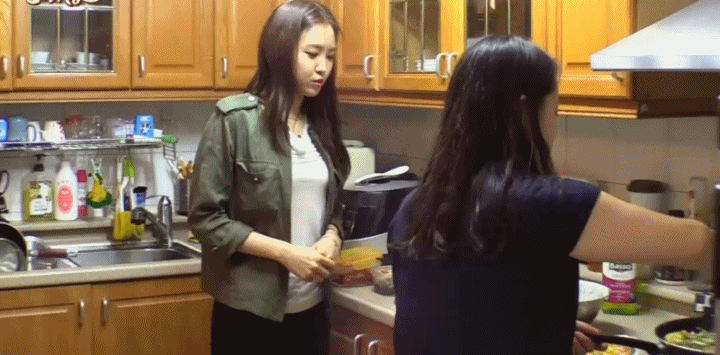 밥 먹는 나은이.gif | 인스티즈