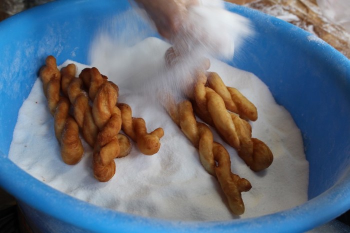 [꽈배기] 시장에서 파는 스타일의 찹쌀꽈배기.jpg | 인스티즈