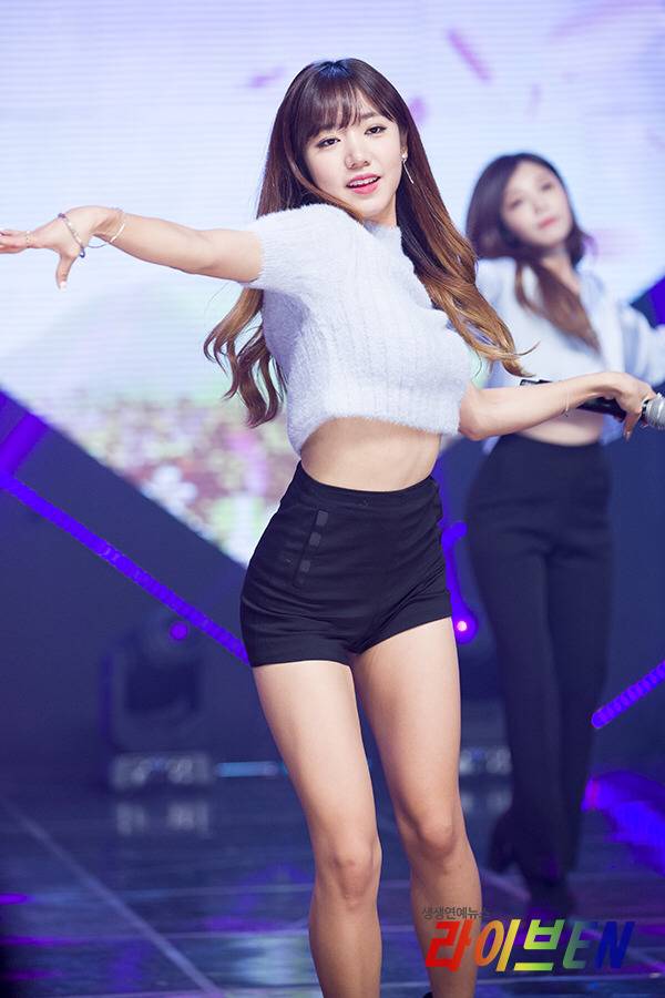 예쁜 몸매 라인을 가진 에이핑크 남주.jpgif | 인스티즈