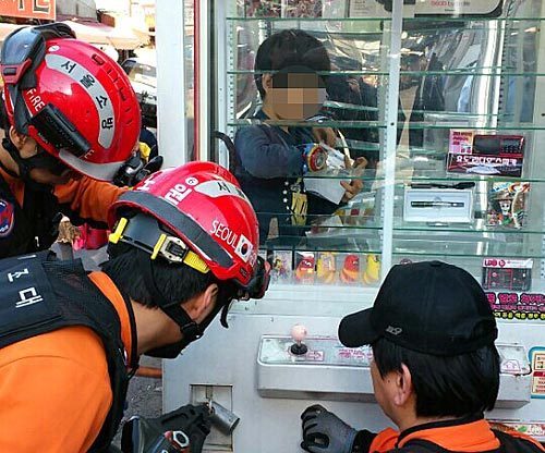 인형뽑기에 갇힌 사람들 | 인스티즈