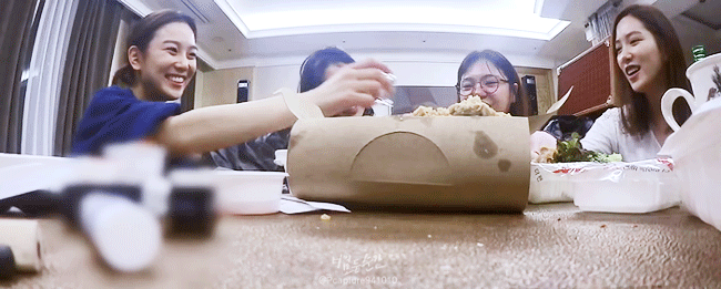 수지네 집에 가면 볼 수 있는 여자연예인들 | 인스티즈