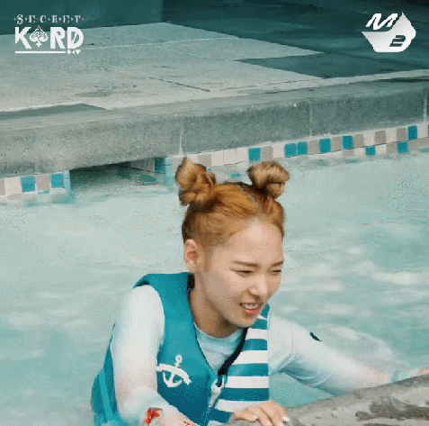 흔한 아이돌의 물놀이 .gif | 인스티즈