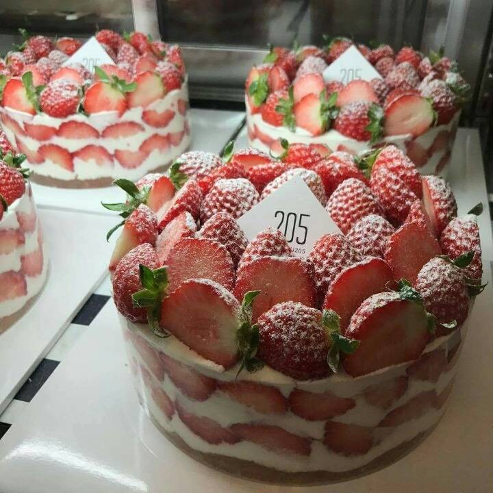 엄청 유명하다는 딸기홀케이크.jpg | 인스티즈