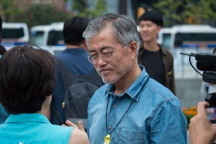 넥타이 매는걸 싫어한다는 문재인 | 인스티즈