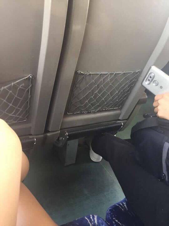 친구가 기차에서 몰카충한테 당했는데 한번씩만 봐주라 ^__^ | 인스티즈