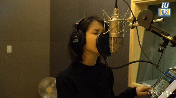 [데이터주의] 아이유 티비2 #2.gif | 인스티즈