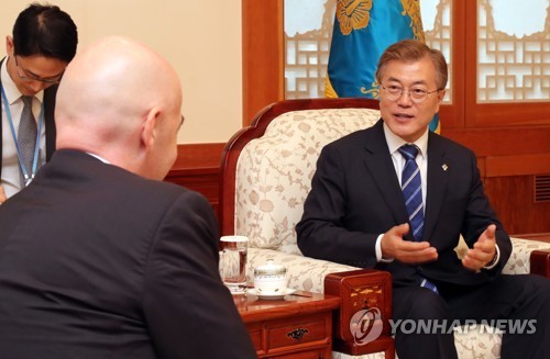 인판티노 피파 회장 접견한 문재인 대통령 .jpg | 인스티즈