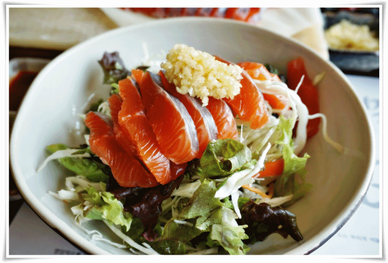 신선하고 맛있는! 송어회 (+사이드) gifjpg | 인스티즈