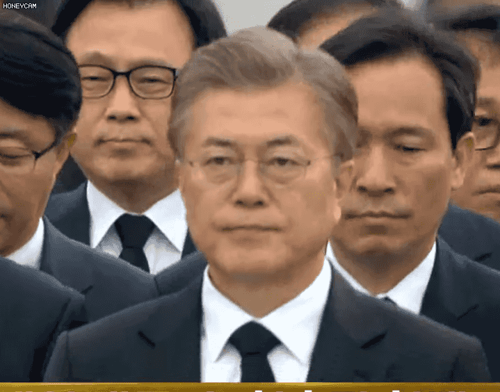 현충원 찾은 문재인 대통령 | 인스티즈