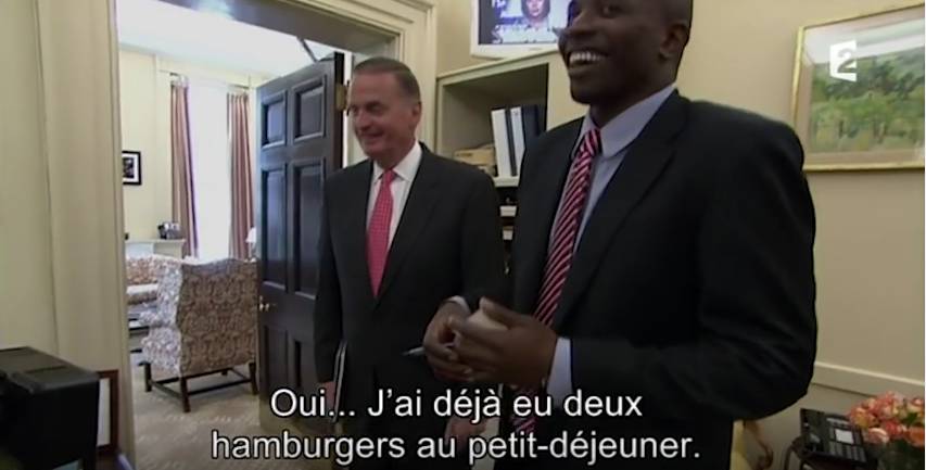 백악관 직원들에게 햄버거 쏘는 오바마 대통령 | 인스티즈