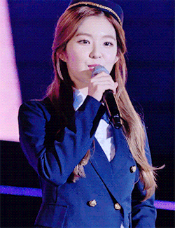 제복 입은 아이린.gif | 인스티즈