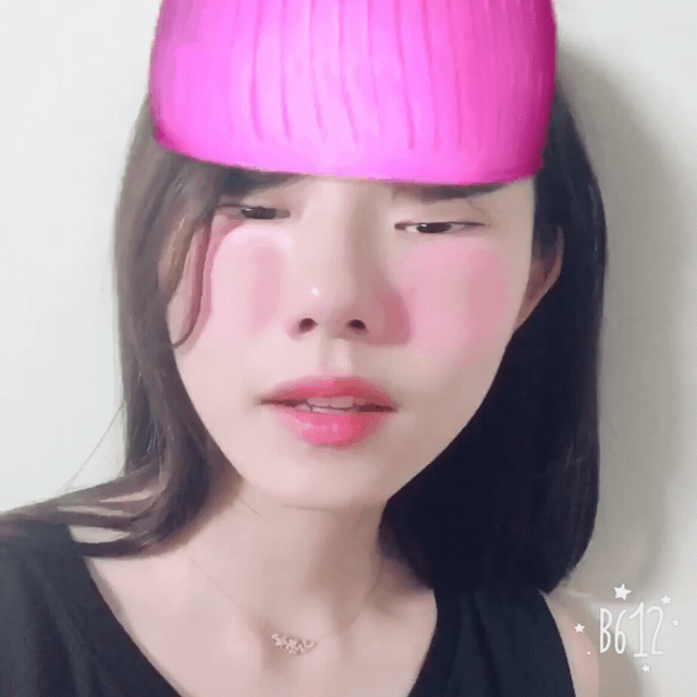 얼굴 막 쓰는 소혜 | 인스티즈