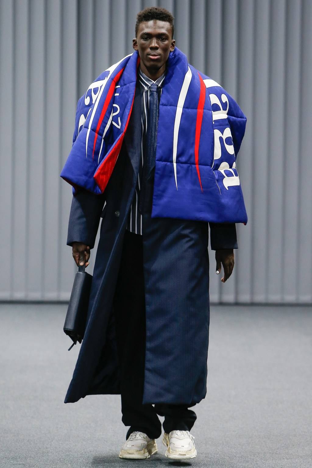 베트멍의 2번째 Balenciaga 2017.18 F/W 남성복 컬렉션 | 인스티즈