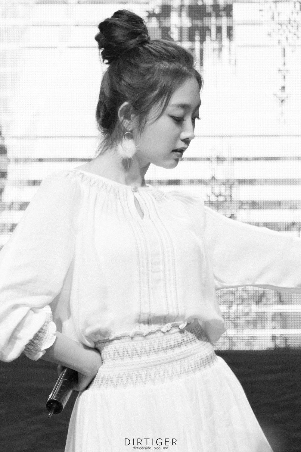 [러블리즈] 밥 먹을 시간도 촉박한 느낌이라서 지수 | 인스티즈