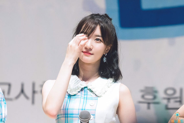 [오마이걸] 레알의 어웨이 레플은 처음 사봐서 비니 | 인스티즈