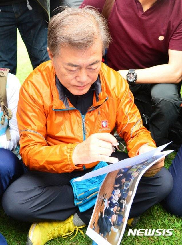 세월호참사 미수습자 가족들이 보낸 편지 읽는 문재인 대통령 .jpg | 인스티즈