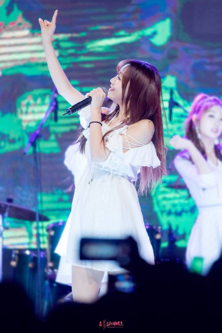 [러블리즈] 긴 연휴를 떠나보내며 강릉에서 학교 기숙사 가는길에 수정이 | 인스티즈