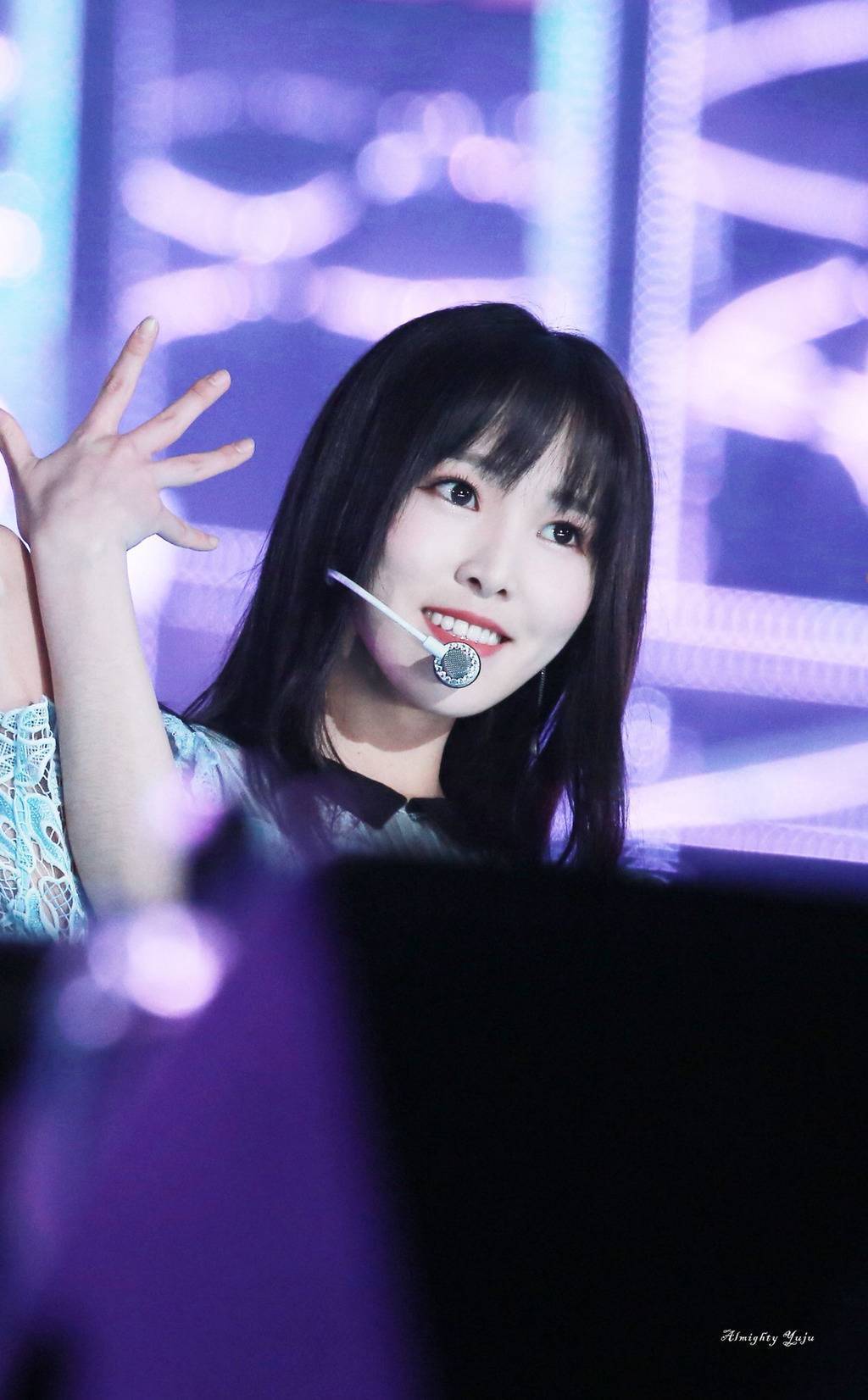 [여자친구] 생일날 일하는게 썩 좋은 일은 아니라서 유주 | 인스티즈