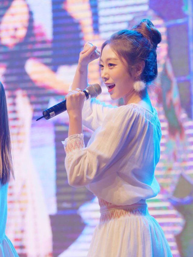 [러블리즈] 밥 먹을 시간도 촉박한 느낌이라서 지수 | 인스티즈