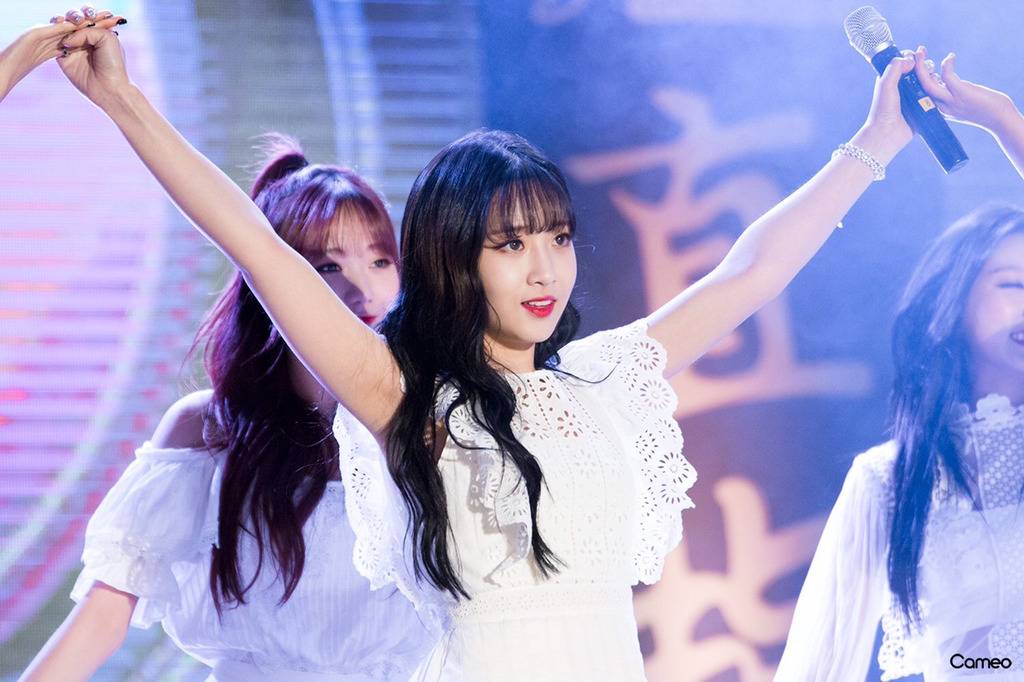 [러블리즈] 퇴근하고 학교에 가야해서 지애 | 인스티즈