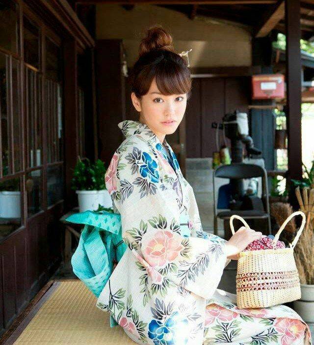 각자 색이 뚜렷한 한중일 전통의상들 | 인스티즈