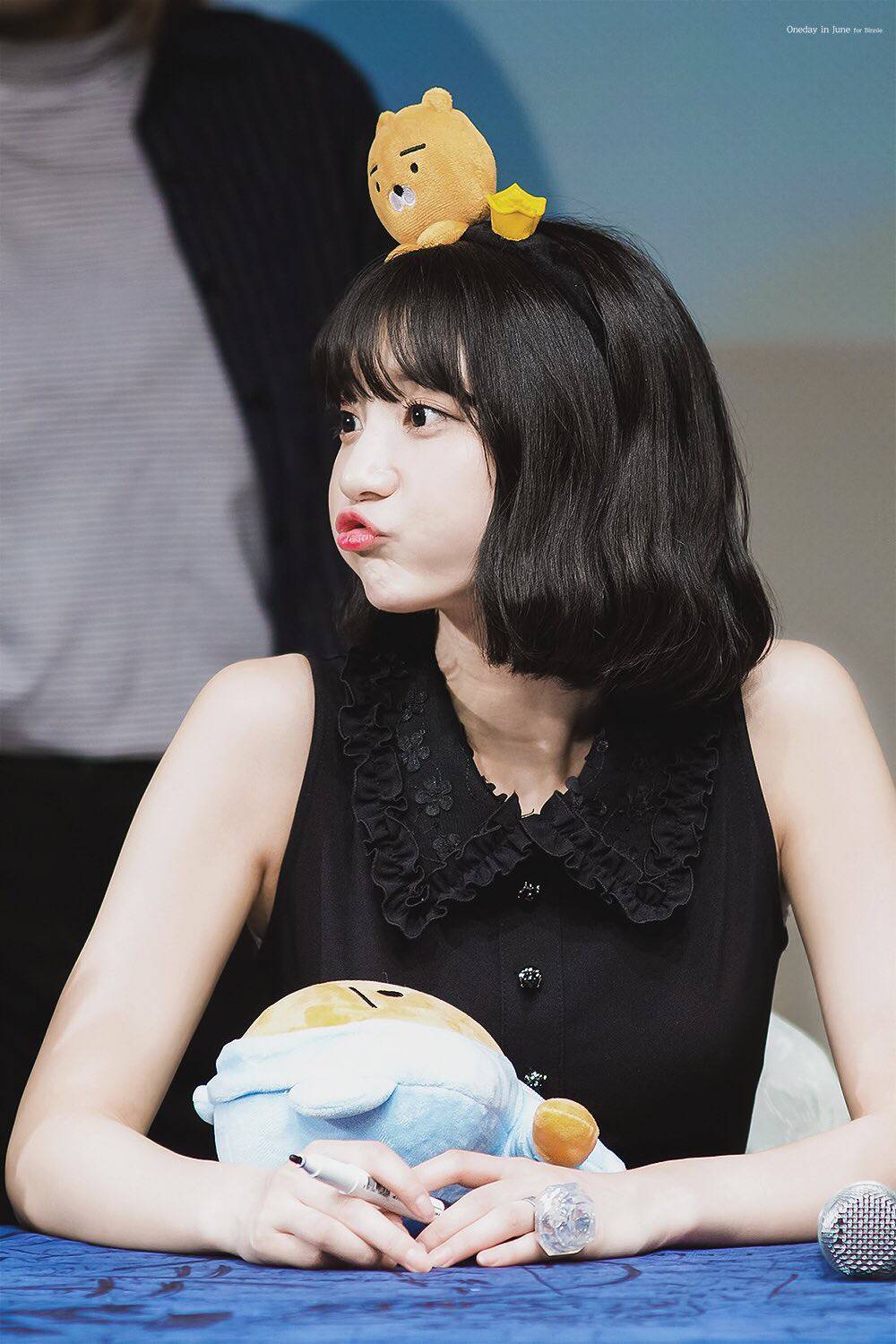 [오마이걸] 선선한 바람이 불어와서 비니 | 인스티즈