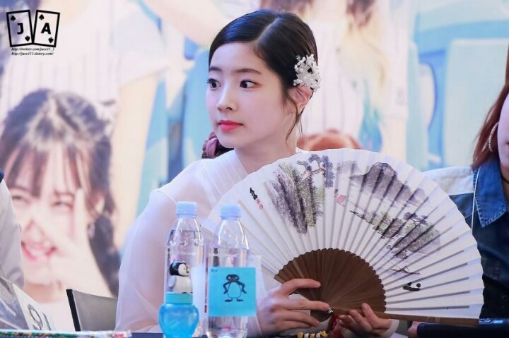 추석특집 한복입은 트와이스 다현 | 인스티즈