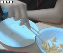 특이한 젓가락질.gif | 인스티즈