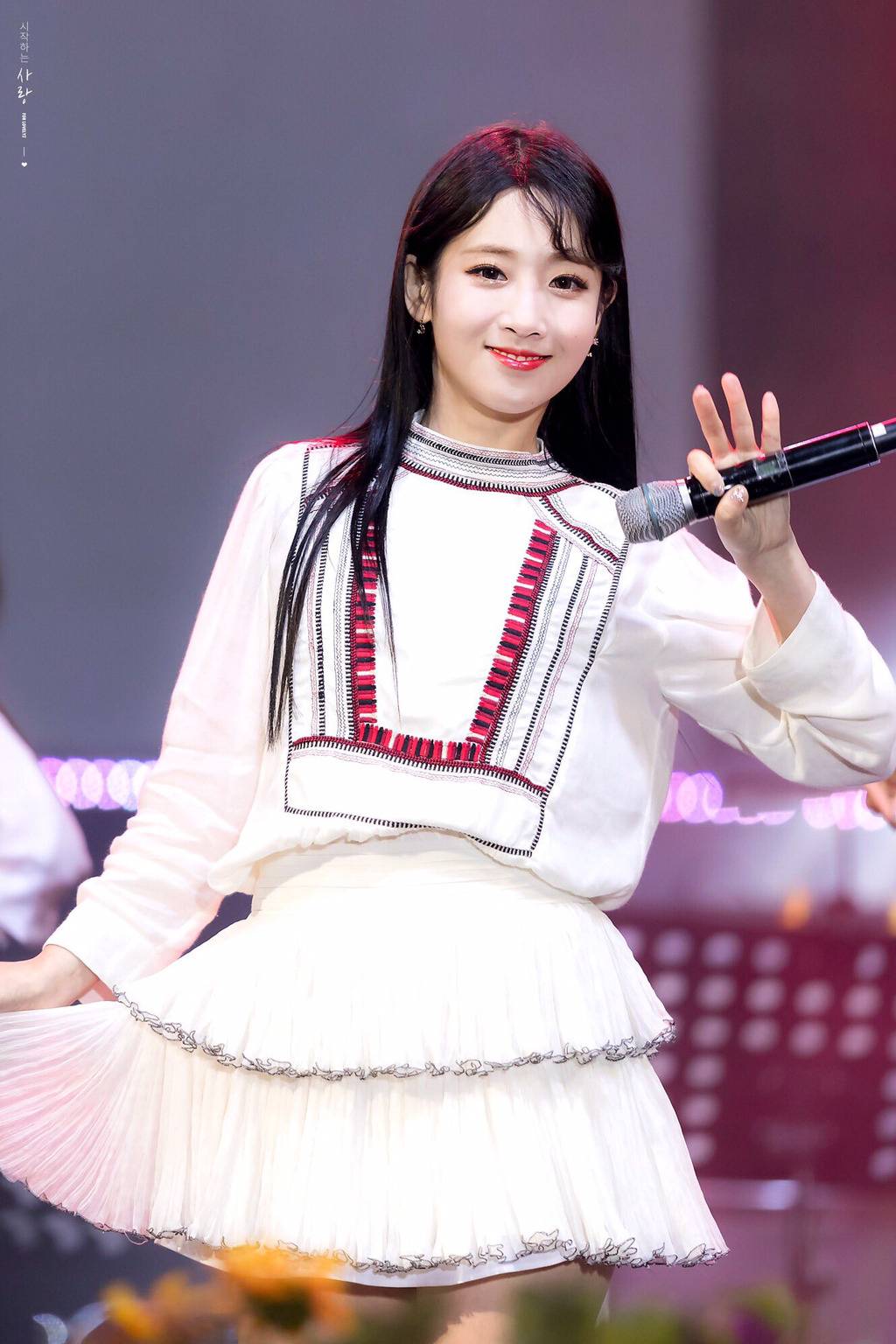 [러블리즈] 아침부터 조금 쌀쌀한 날씨인 것 같아서 지애 | 인스티즈