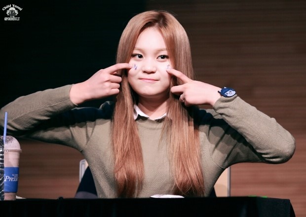 여자친구 엄지 | 인스티즈