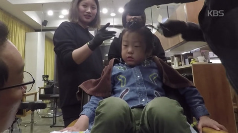 유치원에서 여자아이들한테 인기 많은 서준이 ㅋㅋ | 인스티즈